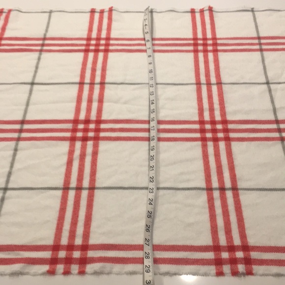 ✅ SOLD Oversized Wool Scarf or Wrap Cream/Red/Grey - Picture 4 of 6